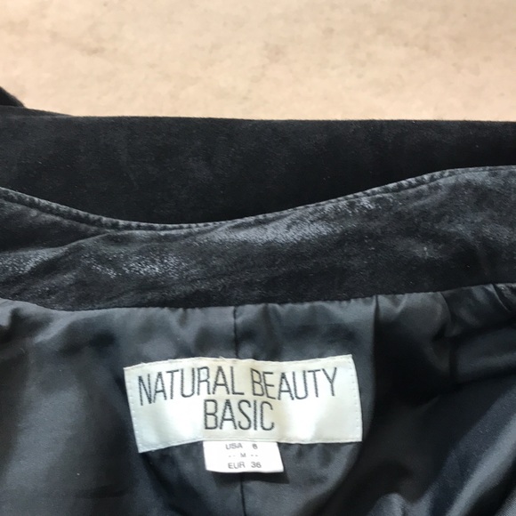 Natural Beauty Basic Black Suede Zippered Fully Lined Jacket with Side Pockets - Picture 10 of 10